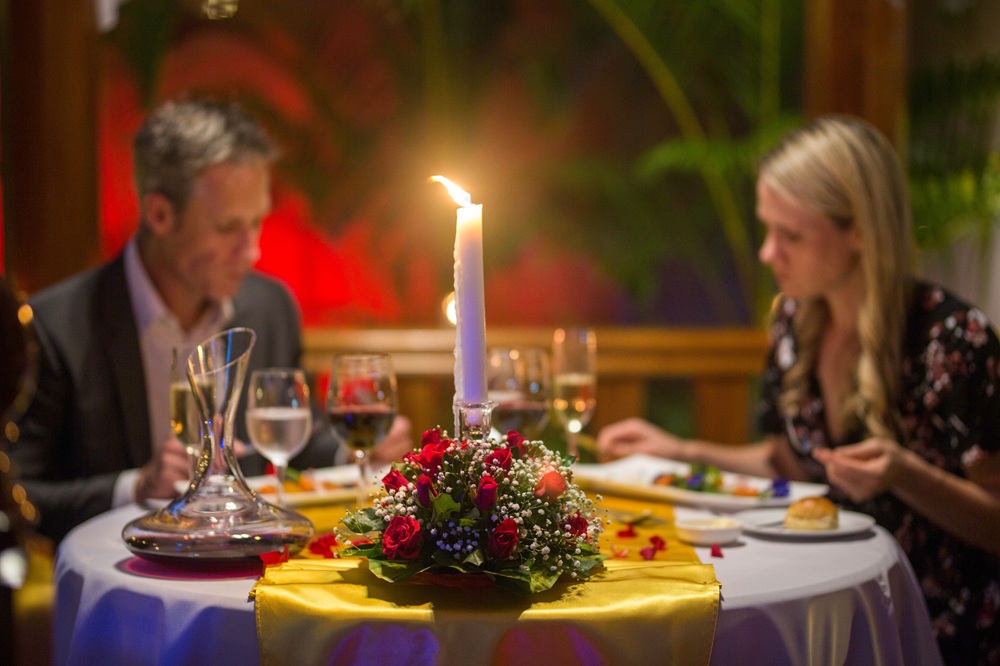 ROMANTIC DINNER