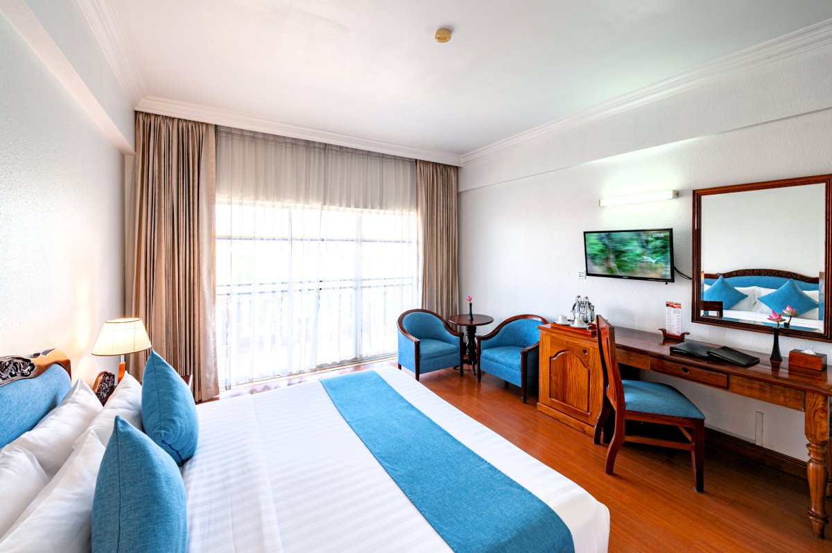 DELUXE DOUBLE ROOM
